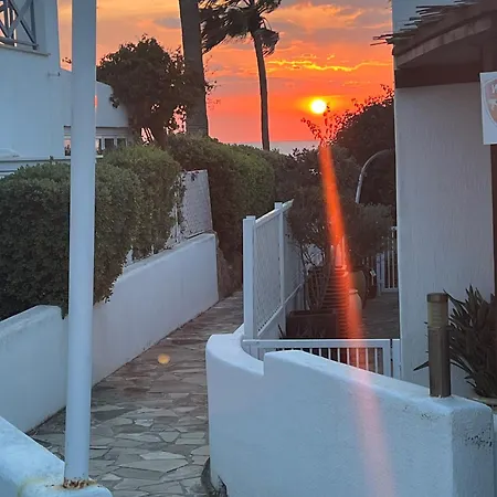 Sunset Deluxe And *