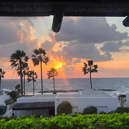 Sunset Deluxe And Apartment Paphos