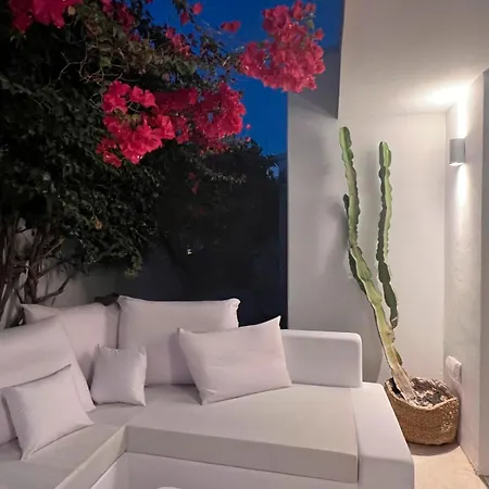Sunset Deluxe And Apartment Paphos