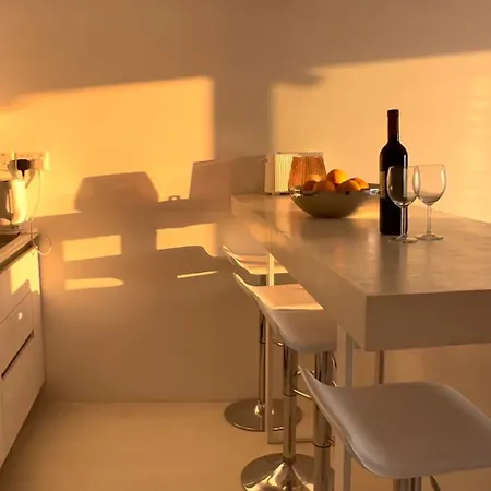 Sunset Deluxe And Apartment